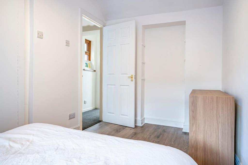 Modern 3 Bedroom House Close To Ferry And City Centre Belfast Buitenkant foto